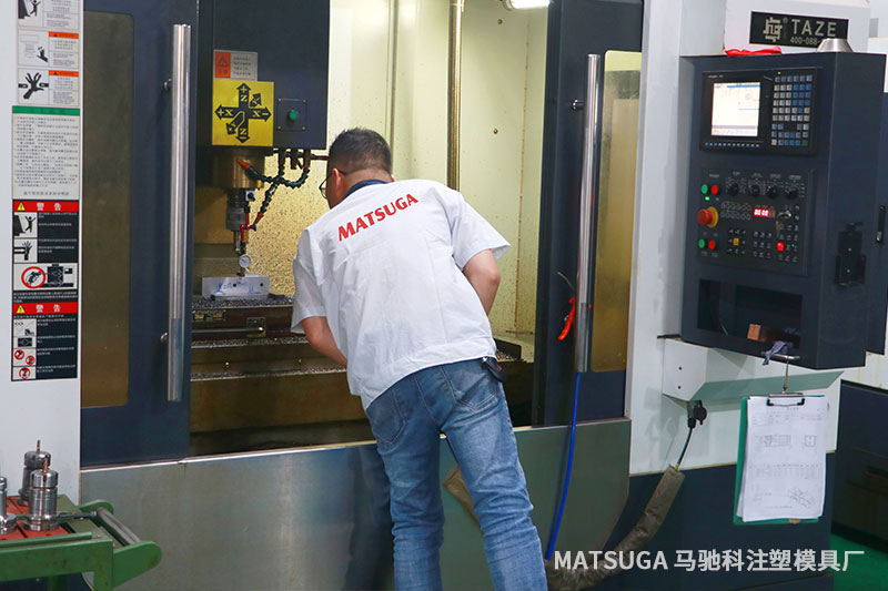  东莞市马驰科注塑模具厂模具生产
