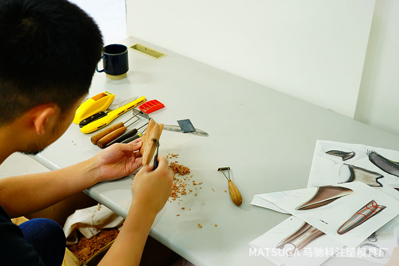 东莞市马驰科注塑模具厂模具生产