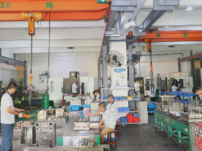东莞市马驰科双色注塑模具加工V2