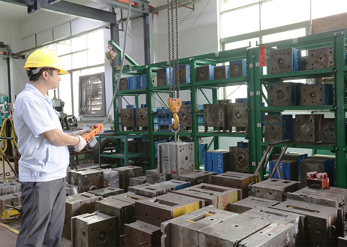 东莞市注塑模具加工厂车间模具