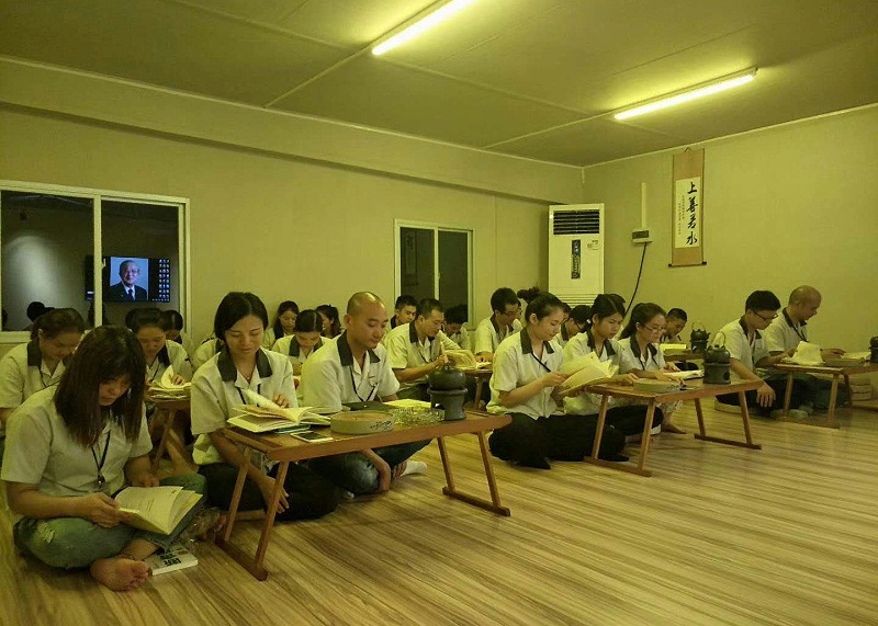 东莞市马驰科注塑模具厂