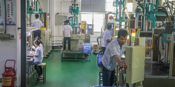马驰科注塑加工厂,分享立式包胶注塑加工技术